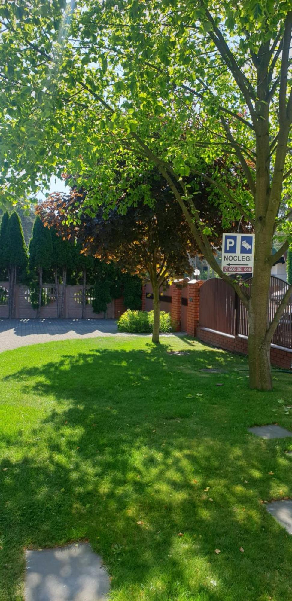 Pokoje Goscinne U Marka Tuszyn Extérieur photo